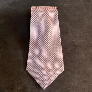 Stunning Silk Tie Geoffrey Beene